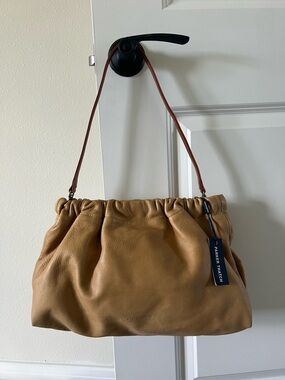Parker Thatch mochi broken in leather tan NWT